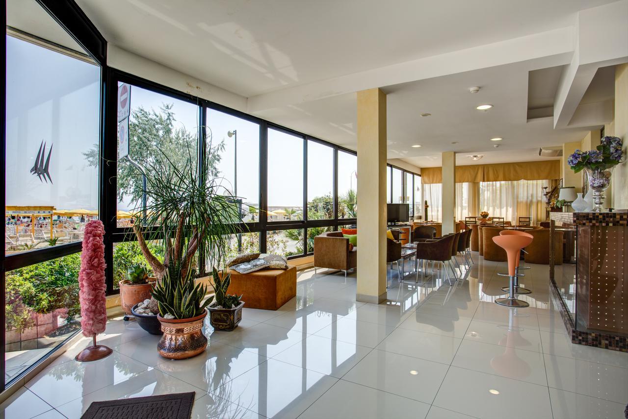 Hotel Deanna Белариа-Игеа Марина Екстериор снимка