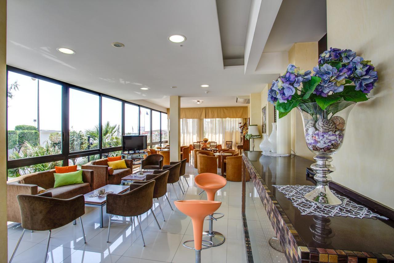 Hotel Deanna Белариа-Игеа Марина Екстериор снимка